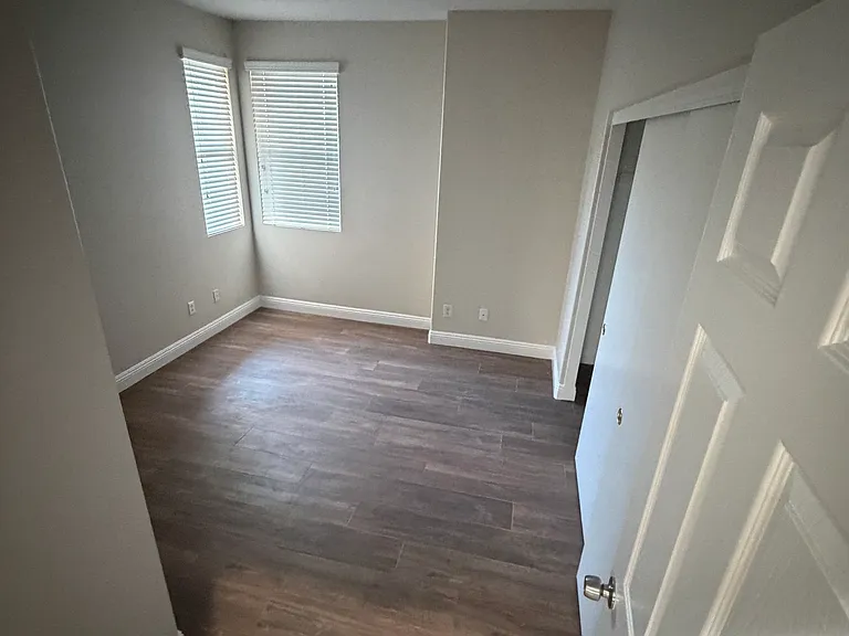 15972 Katherine St — Photo 11