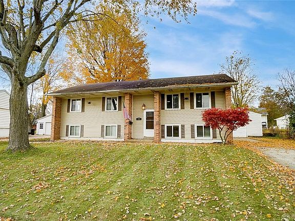 2nd image of 225 Hartshorn Dr