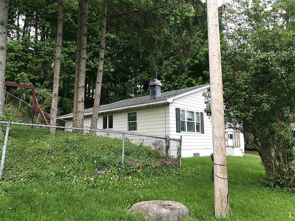 2nd image of 44 Burch St