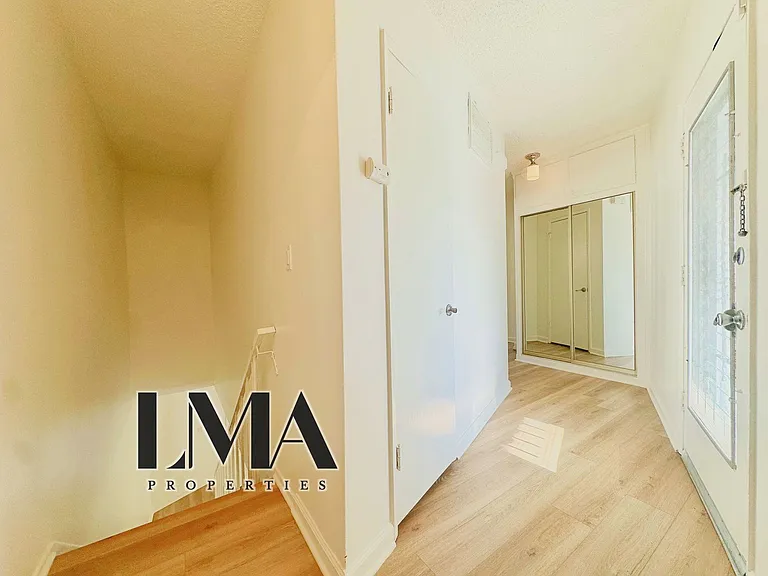 1830 N La Brea Ave #7A — Photo 23