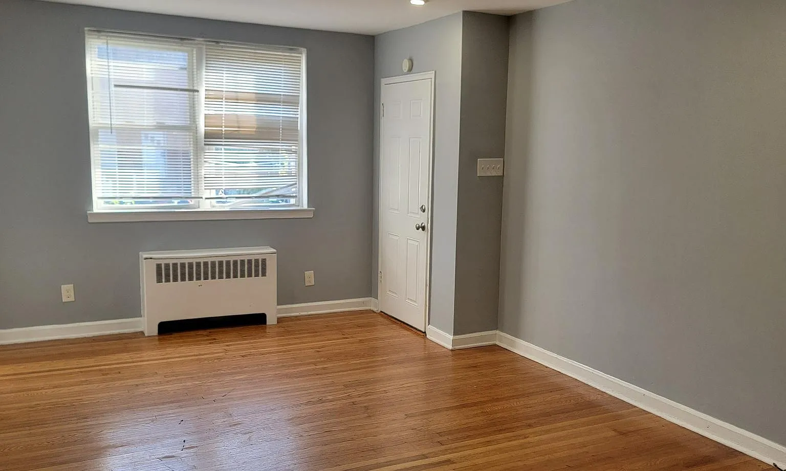 1 bed, $1,100 — Photo 3