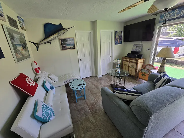 125 Sherwood Ave — Photo 8