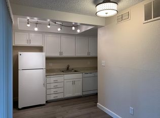 5445 Marconi Ave APT 4, Carmichael, CA 95608