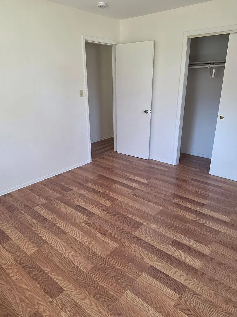 Charming 2 Bedroom Home — Photo 3