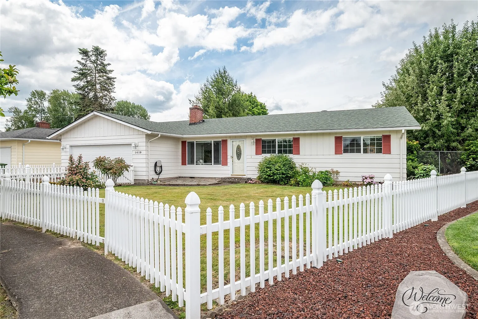 1419 Midland Avenue photo 1