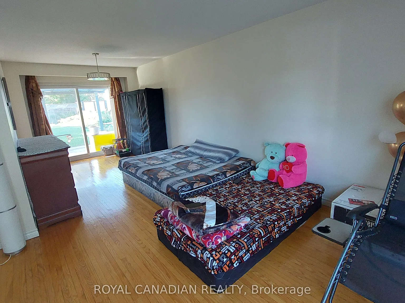 4 bed, $3,100 — Photo 2