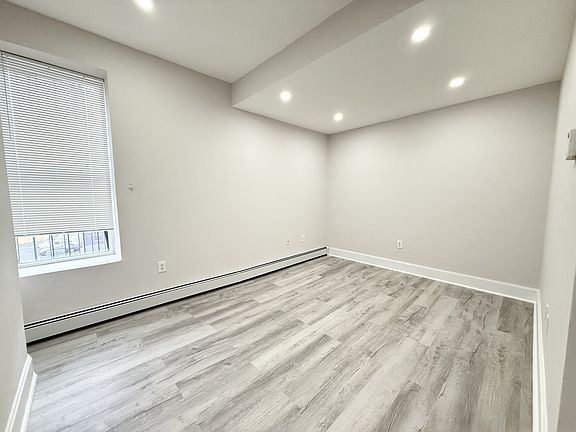 3rd image of 15 Ruggles St #6