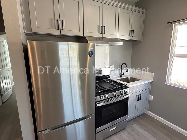 5480 Timothy Dr — Photo 5