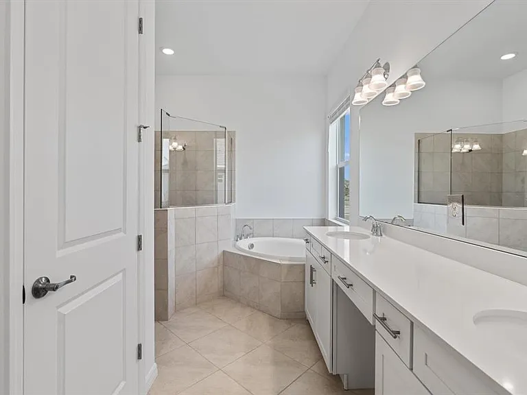 17118 Jadestone Ct — Photo 23