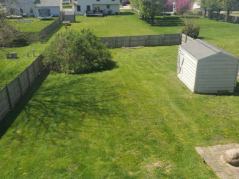 1727 Tecumseh Dr — Photo 11