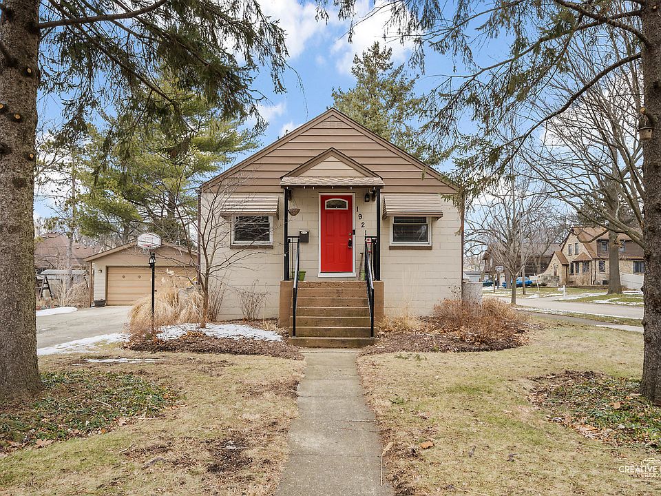 1st image of 1921 E Liberty Dr