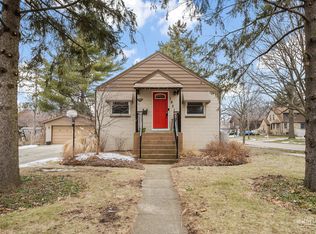 1921 E Liberty Dr, Wheaton, IL 60187