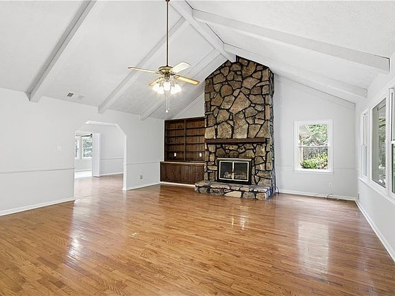 3rd image of 552 Rich Davis Rd