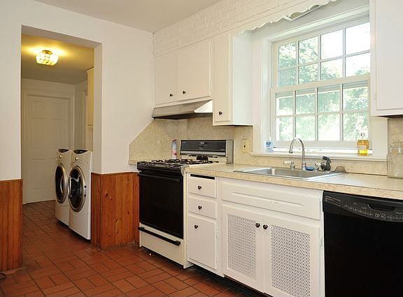 4th image of 330 Grandview Blvd