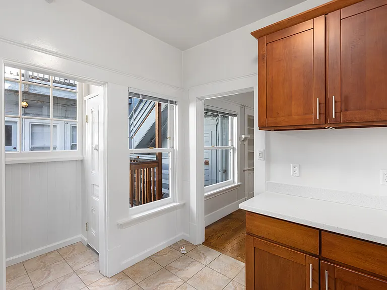 929 Pine Street — Photo 10