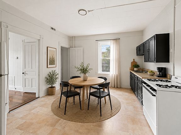 3rd image of 3239 Jefferson Ave #2