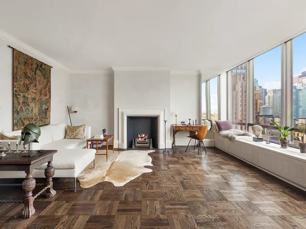 870 United Nations Plaza image 1 of 11