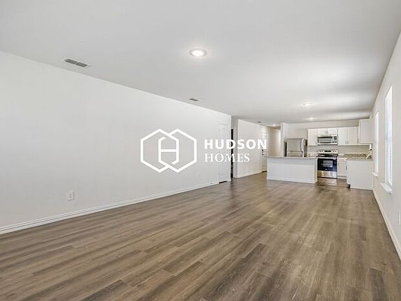4th image of 430 Shorty St