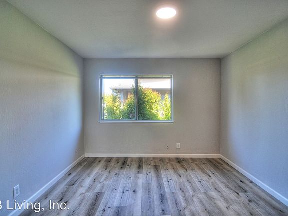 4th image of 319 Poplar Ave APT 02