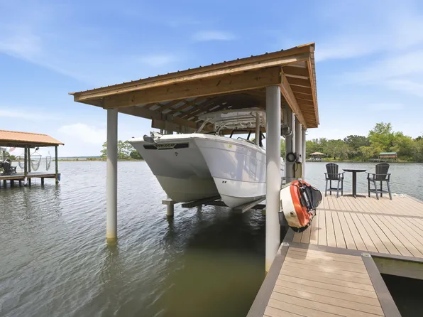 6770 Tom King Bayou Rd, Navarre, FL 32566