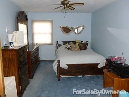 Bedroom
						:
						With attached main bathroom