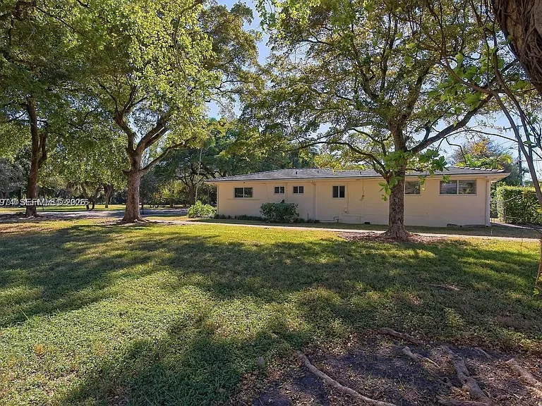 5400 Orduna Dr #0 — Photo 10