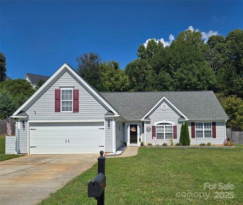 113 Arbridge Ct, Mount Holly, NC 28120