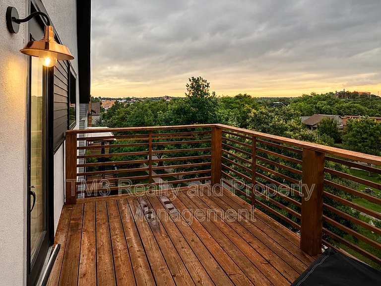 2436 Forest Ave — Photo 29