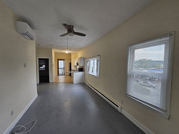 3rd image of 464 Meridian St #B