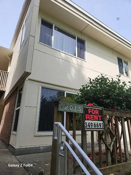 Building Photo - 2015 15th Ave S #B