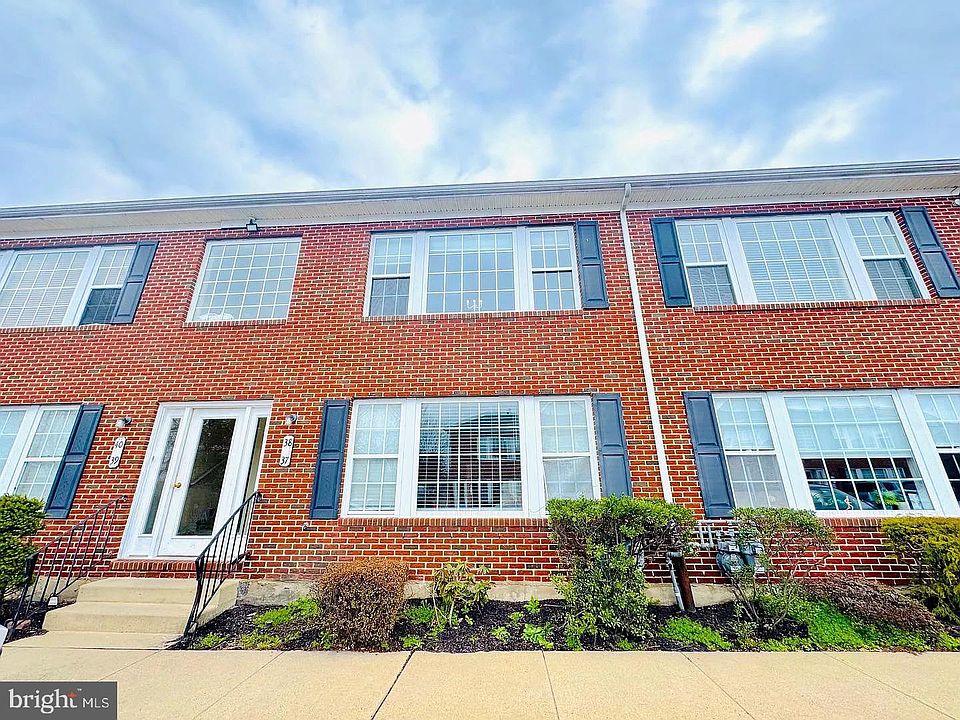 1st image of 9228 Blue Grass Rd APT 38