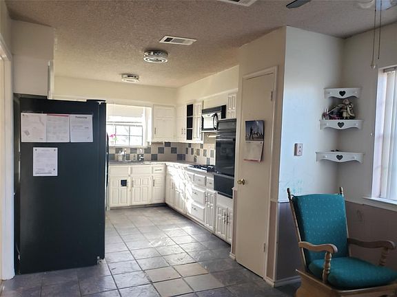 4th image of 613 Brookfield Dr