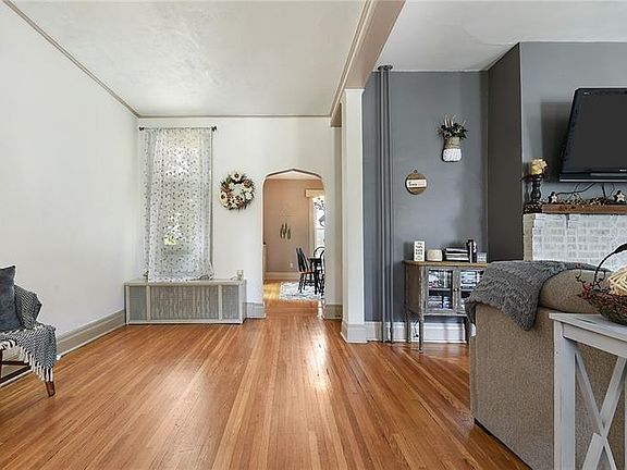 3rd image of 111 N 1st St