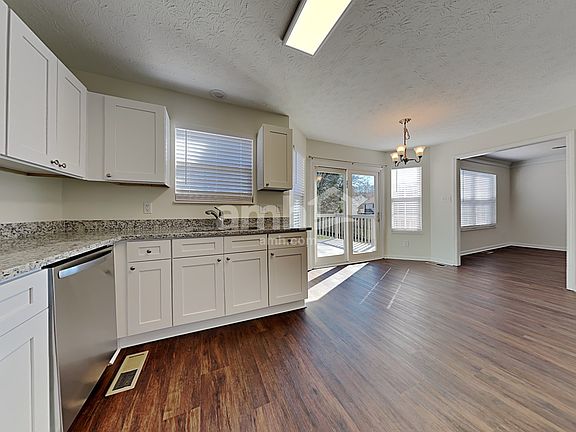 3rd image of 5810 Matalin Ln