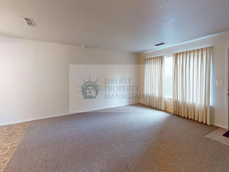 915 Kenwood Ave #3 — Photo 4