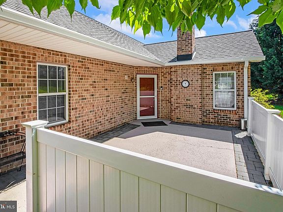 5th image of 147 Village Way