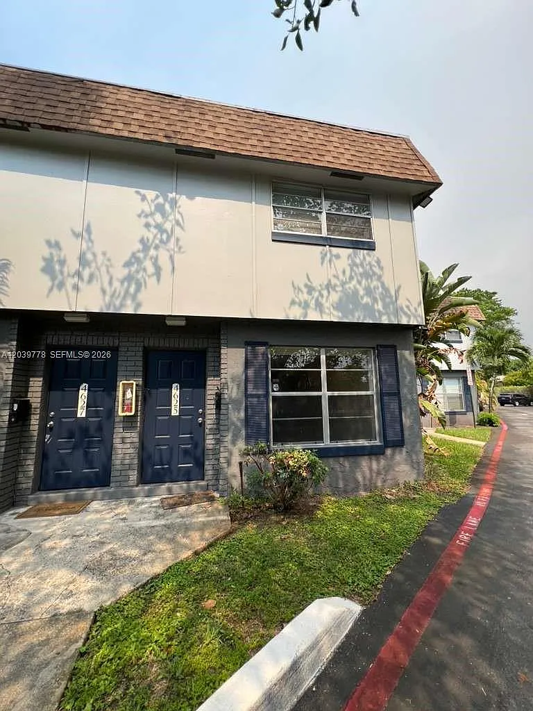 Townhouses Of Plantation — Photo 1