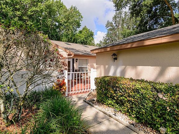 4th image of 13130 Cypress Hill Dr