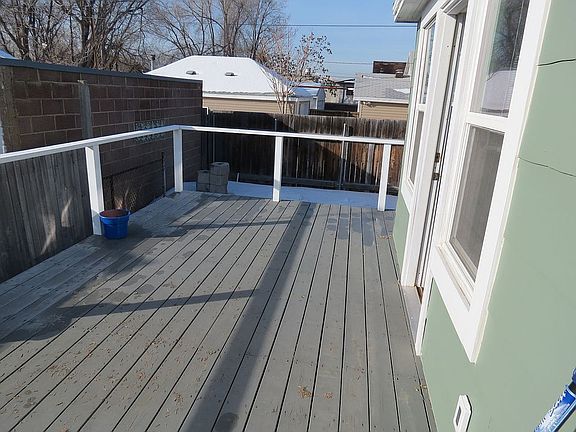 3rd image of 190 E Claybourne Ave