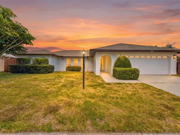 10711 Frances Ln, Largo, FL 33774