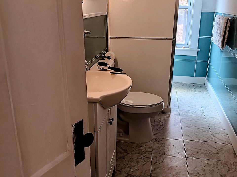 2nd image of 135 Pine St #1