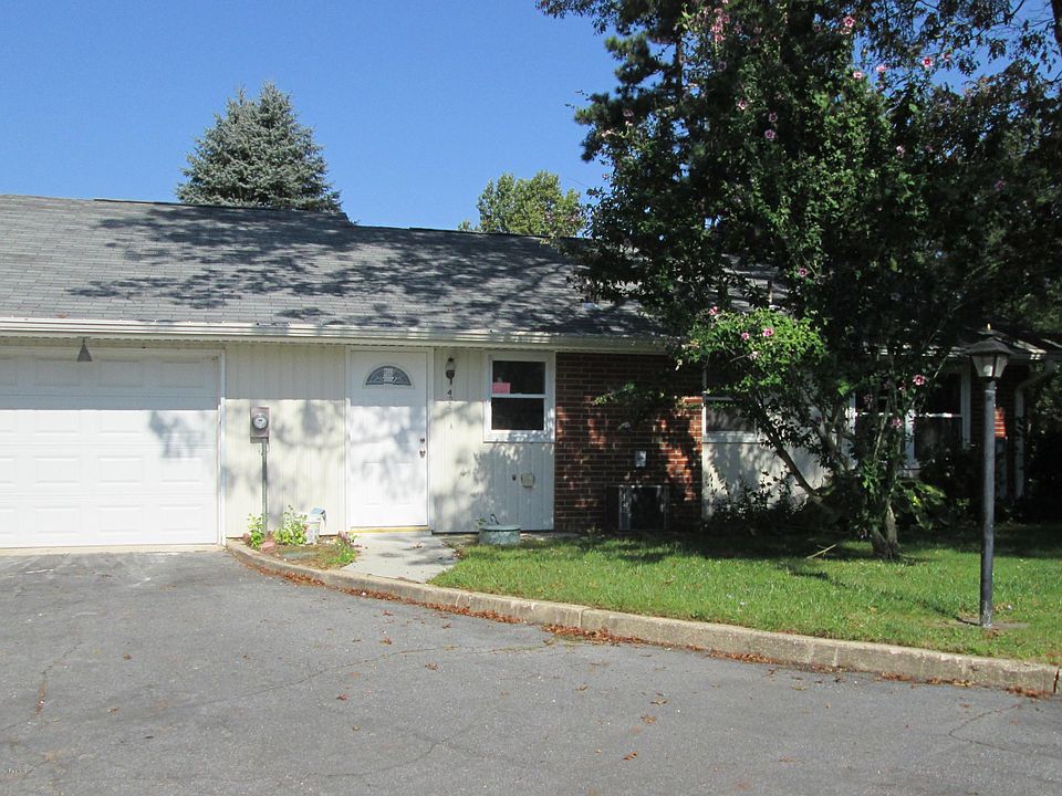 1st image of 424A Chatham Ct