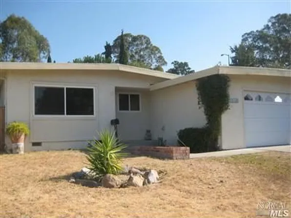 507 Mathews Dr, Vacaville, CA 95687