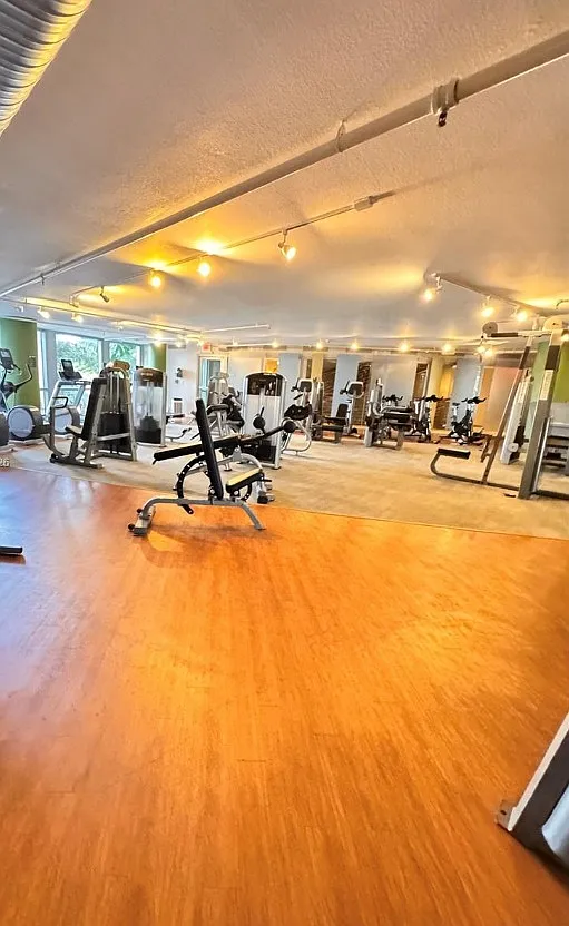 1 bed, 954 sqft, $2,600 — Photo 3