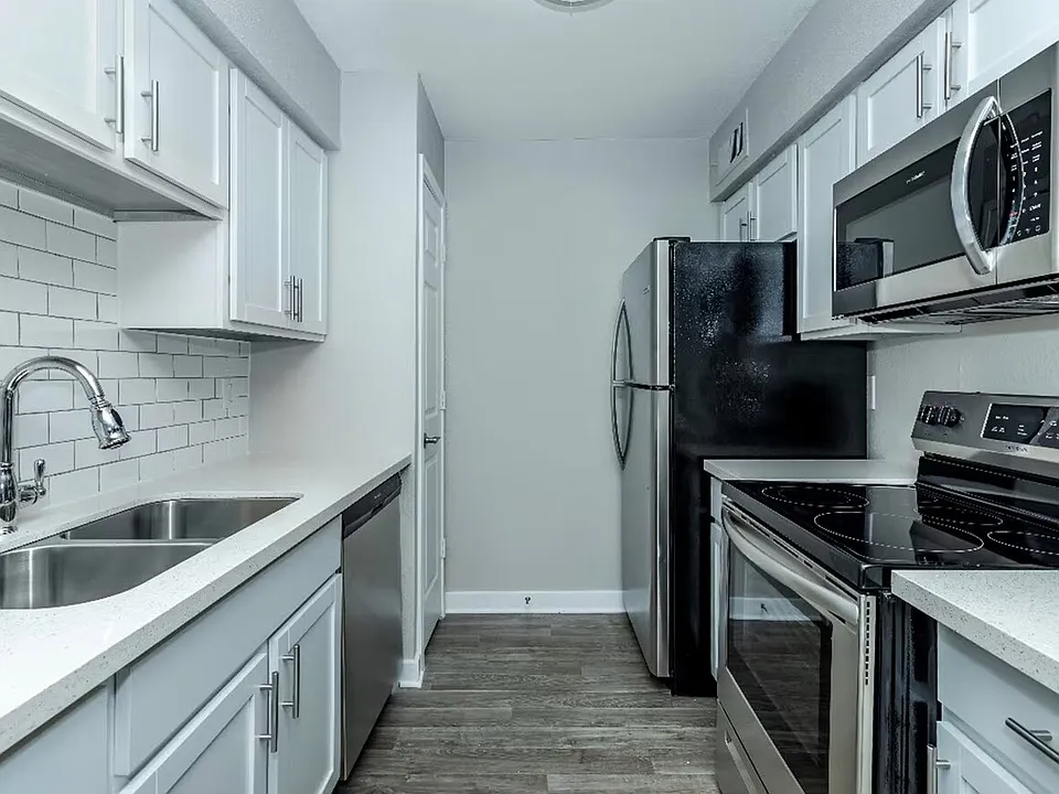 Experience modern living at Cali Crossing Apartments! Our updated kitchens feature sleek stainless steel appliances and stylish finishes, perfect for culinary adventures. Elevate your lifestyle todayschedule a tour and see for yourself!