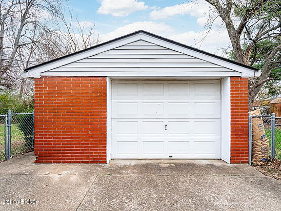 3rd image of 3511 Terrier Ln