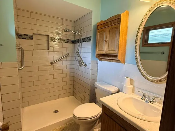 1803 20th Ave S, Grand Forks, ND 58201