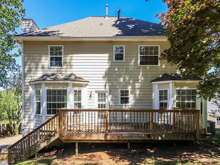2249 June Ct SW — Photo 18