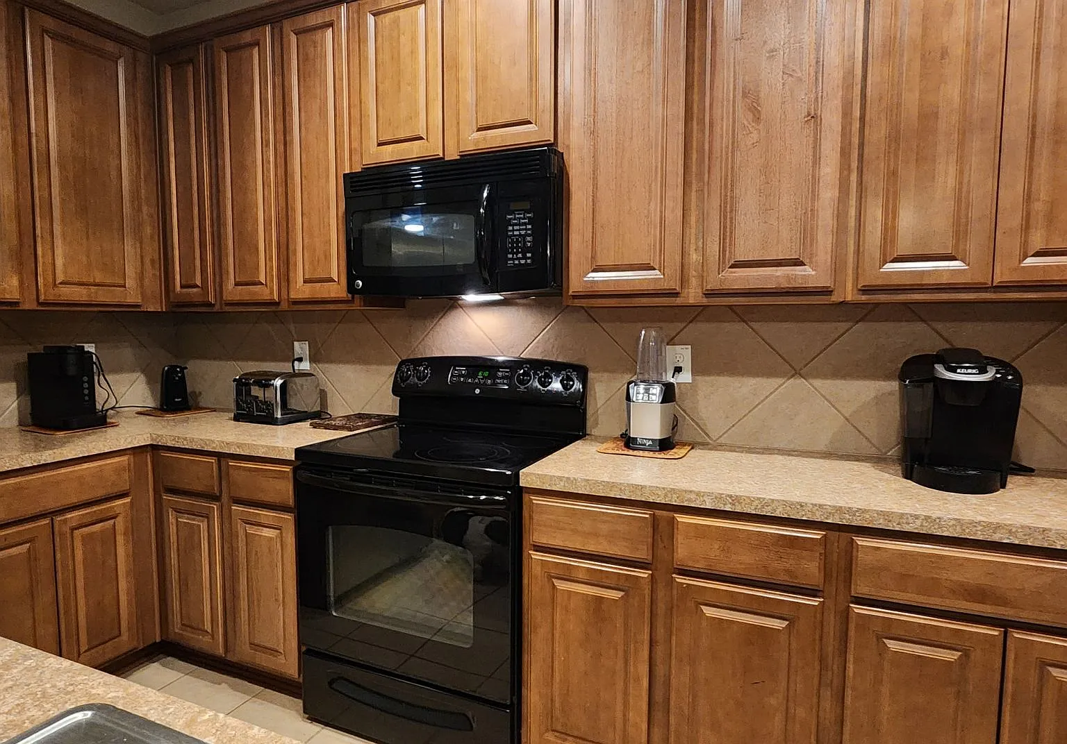 4 bed, 1829 sqft, $2,400 — Photo 4