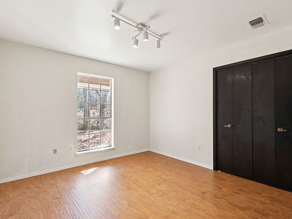 4th image of 1440 Brown Ln